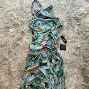Lulu’s tropical extra small dress